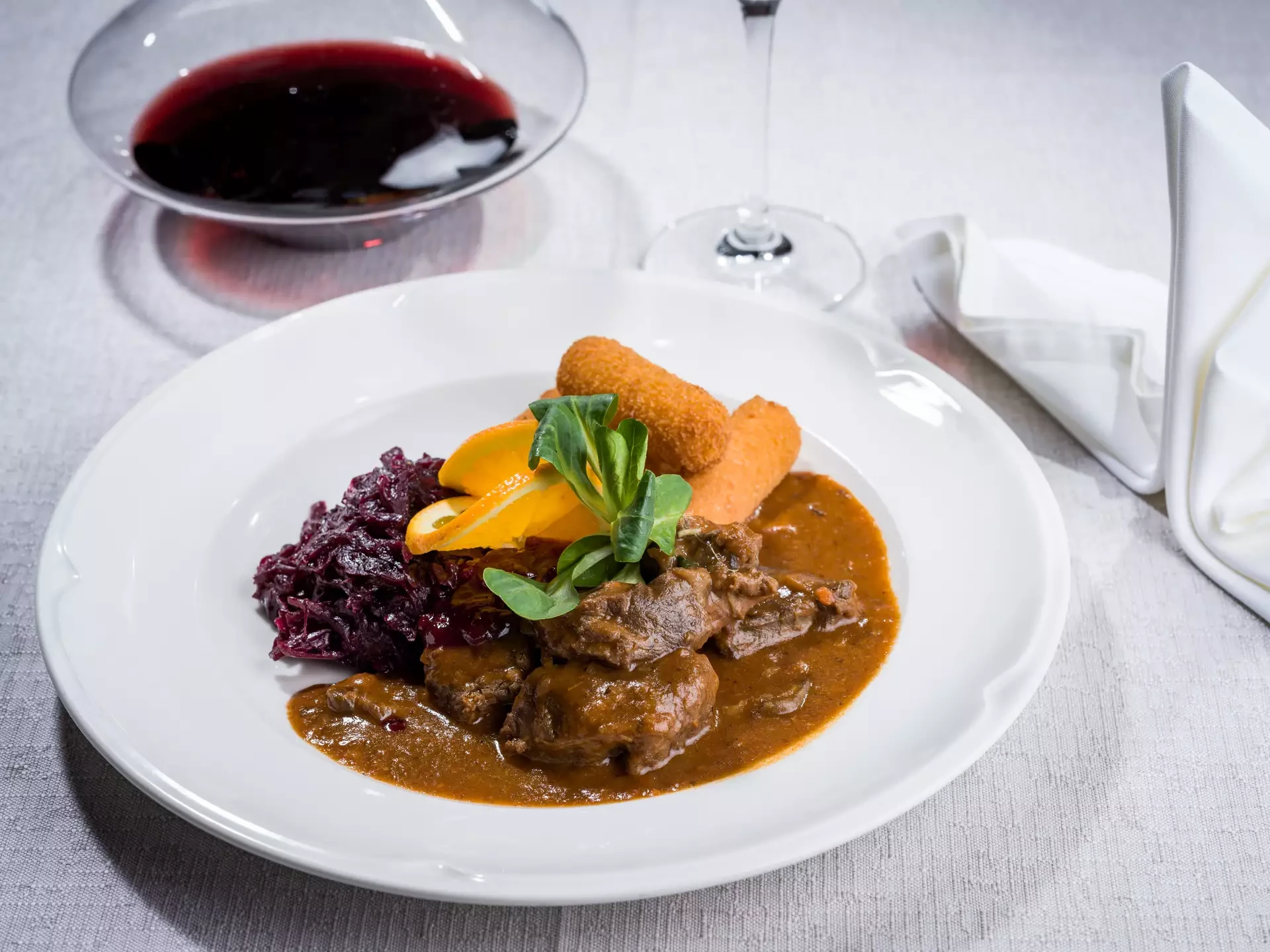 Fine dining tányér casino részletekkel